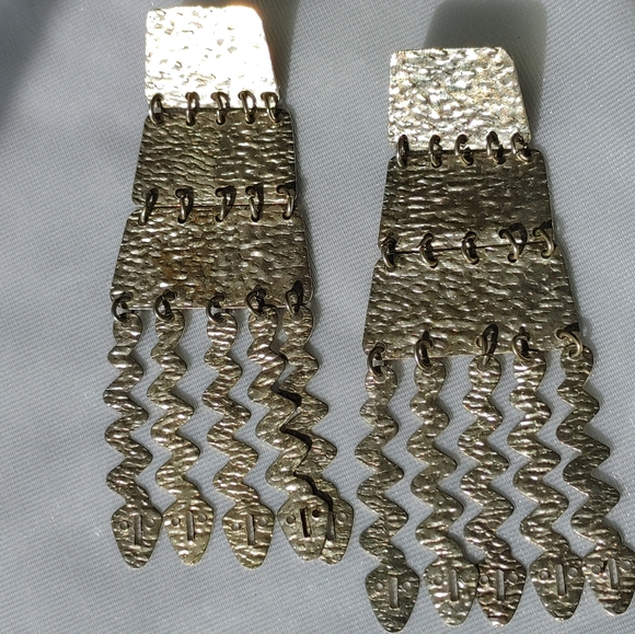 Long Dangle tiered snake silvertone earrings - Picture 6 of 6